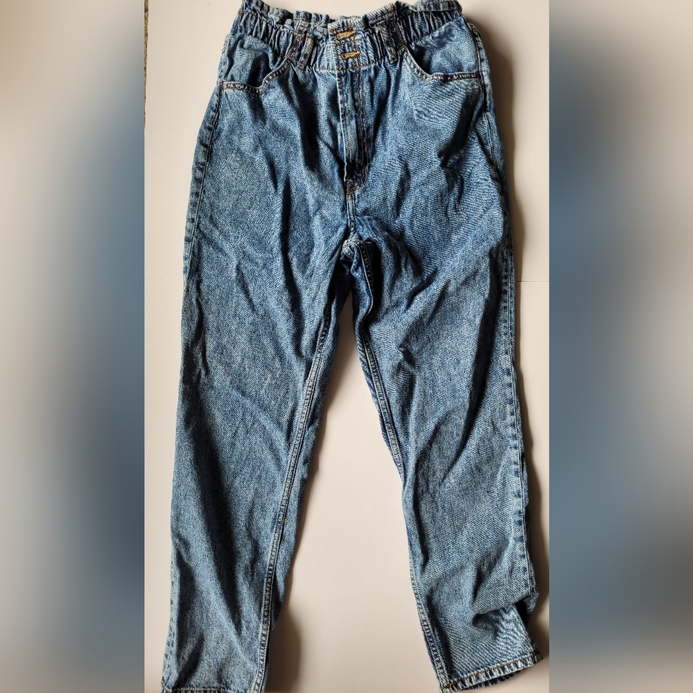 Cute ruffle top jeans